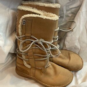UGG Catalina Honey Bun Tan Leather Lace-Up Boots